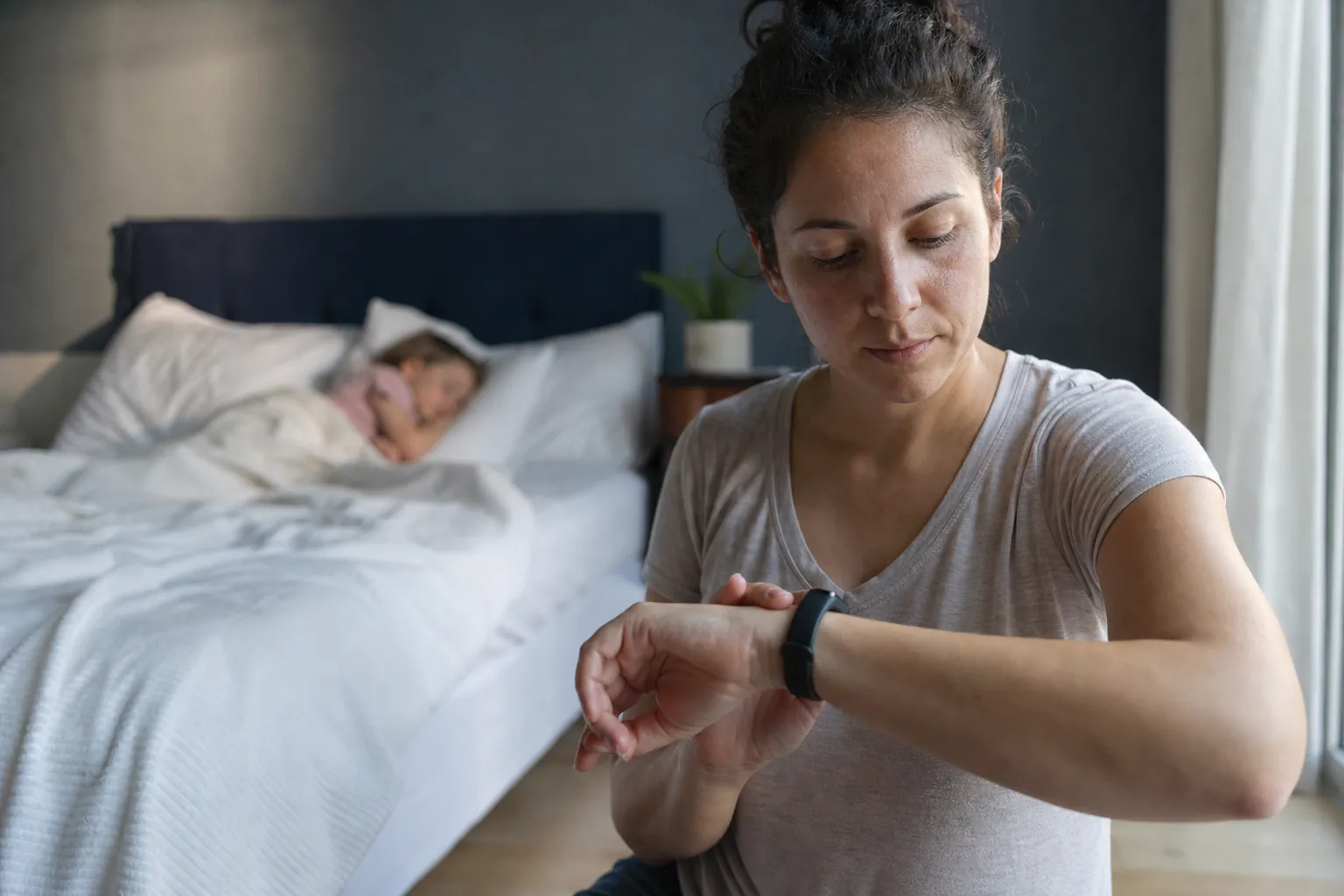 Real-life scene illustrating best fitness trackers for steps, sleep and simple goals.