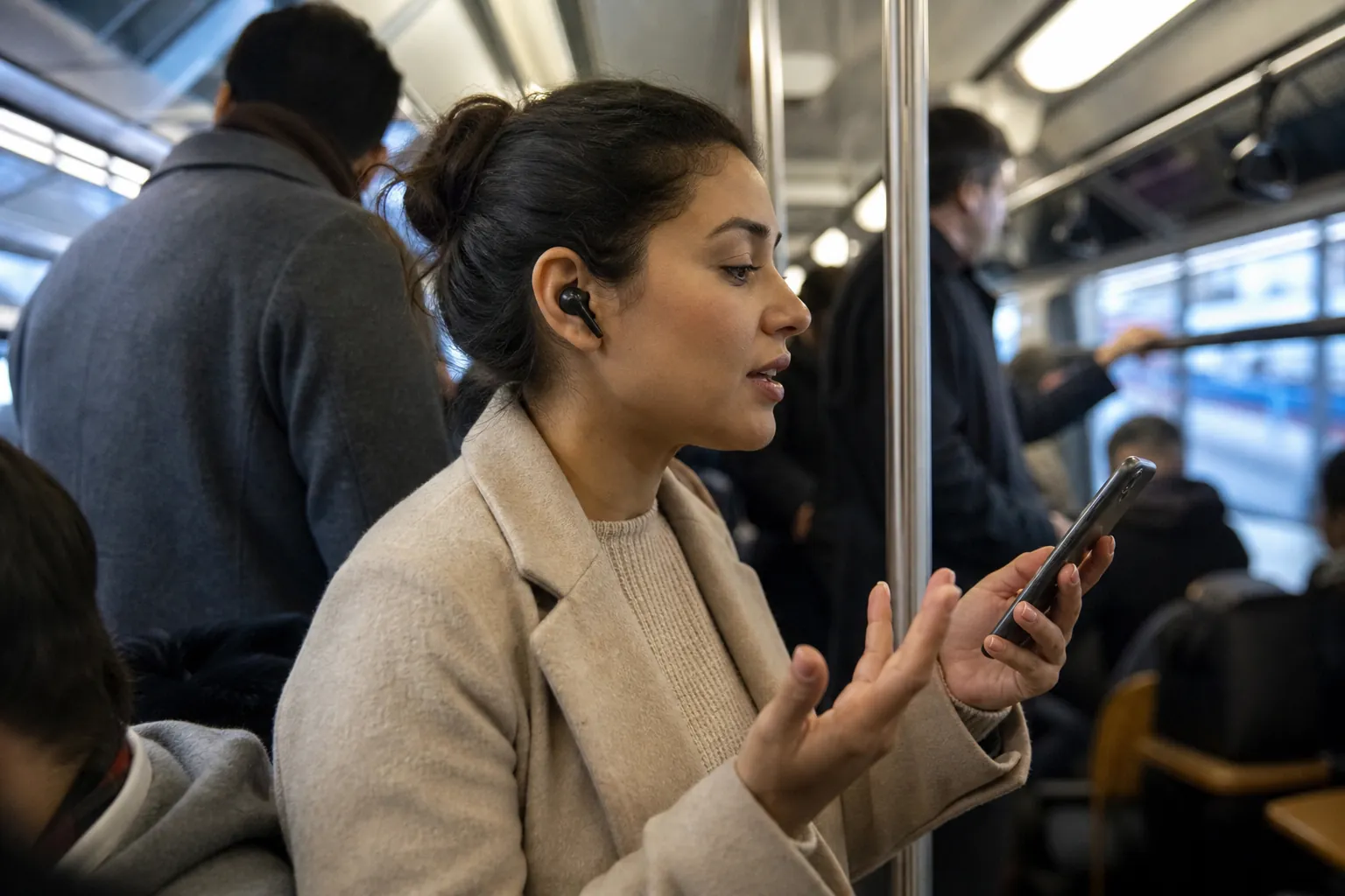 Real-life scene illustrating best wireless earbuds for noisy commutes and clear calls.